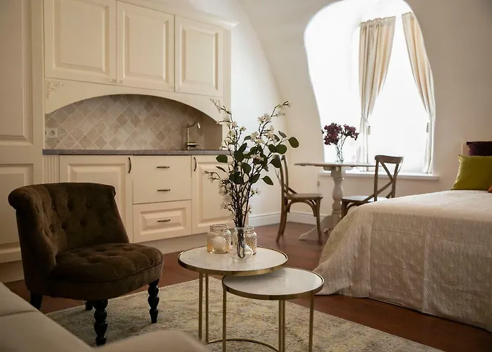 Heart Of Old Town - St. Ann Apartment